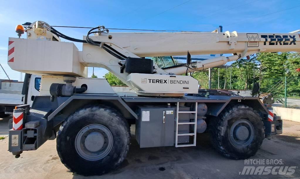 Terex RC45 ラフテレーンクレーン