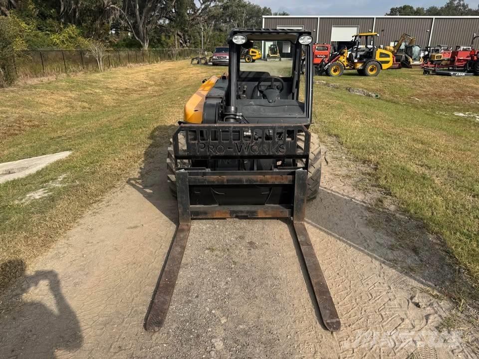 JCB 515-40 テレスコーピックハンドラー