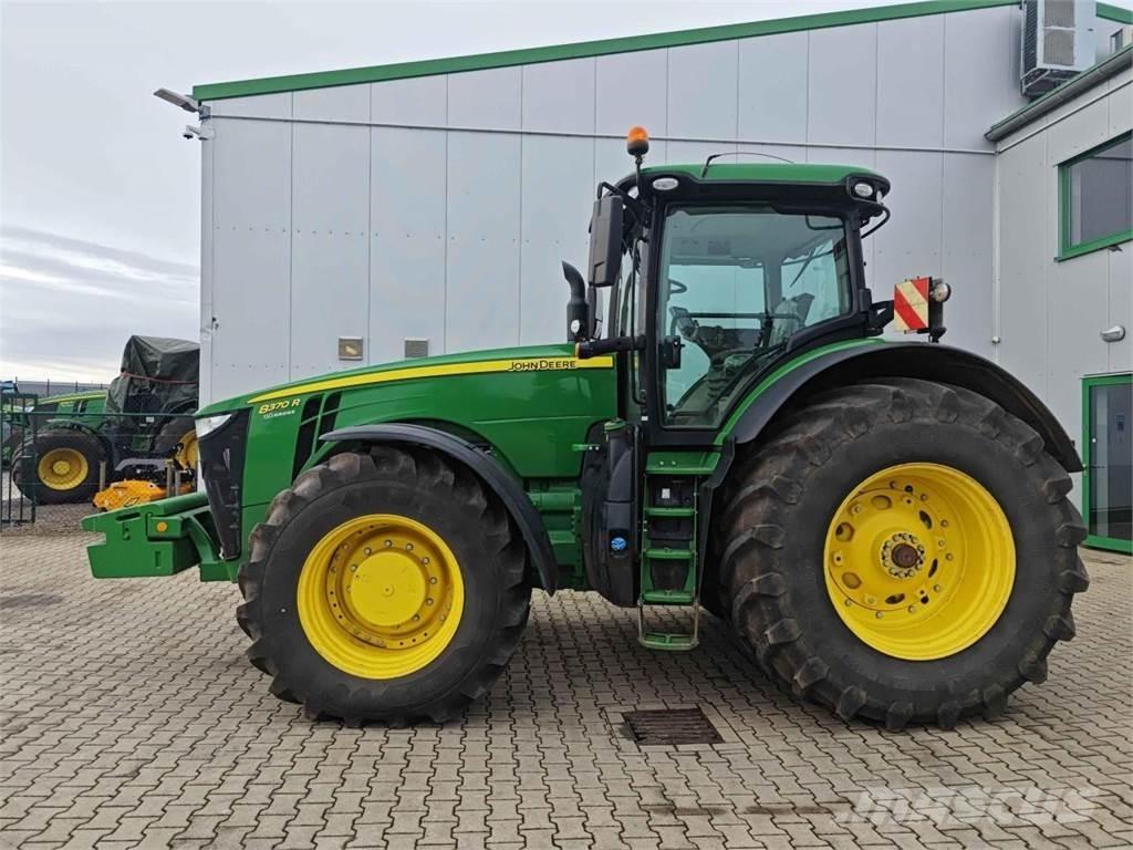 John Deere 8370R トラクター