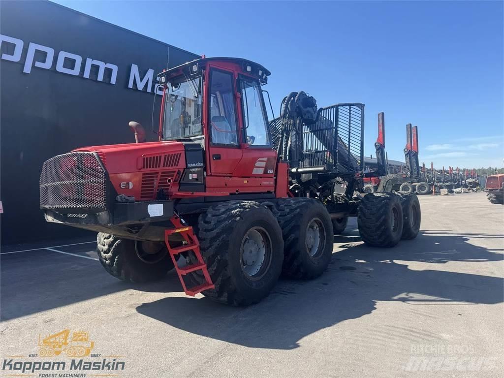 Komatsu 895 フォワーダー