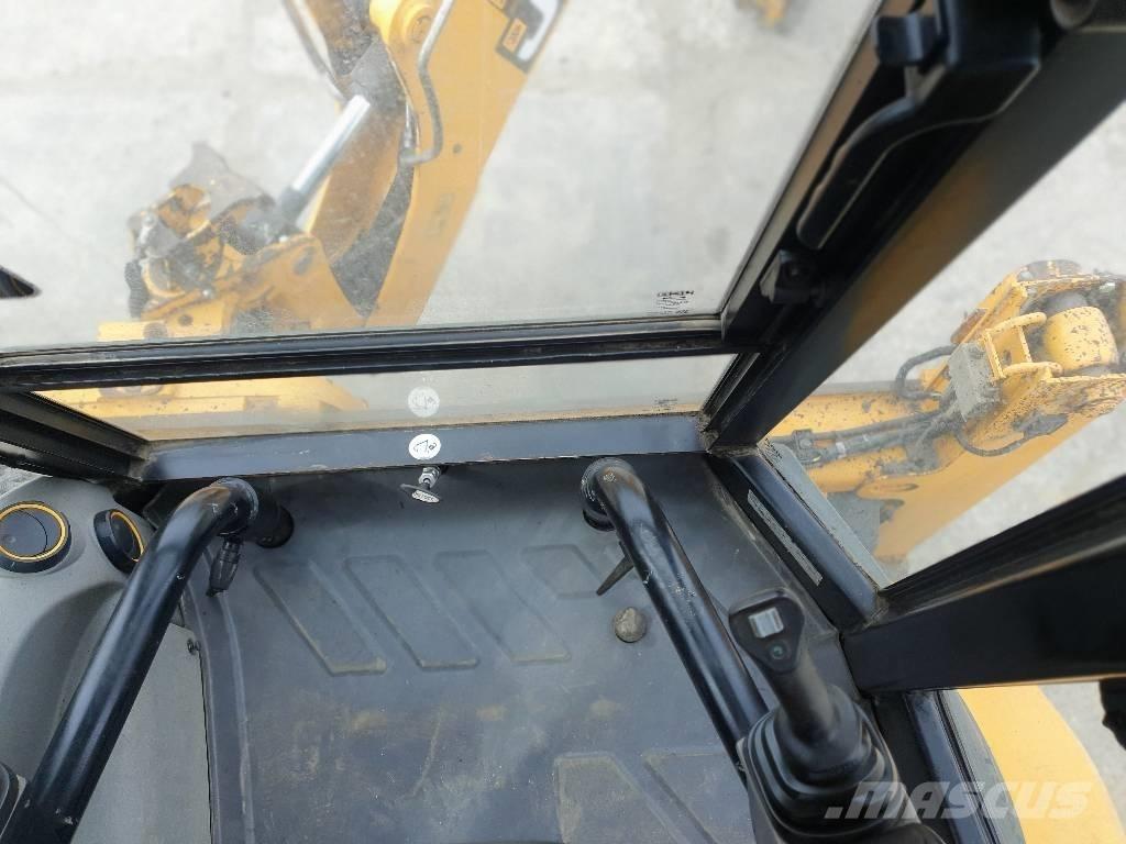 JCB 3 CX compact バックホーローダー