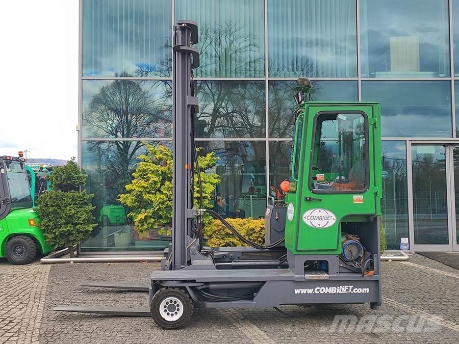 Combilift C5000 全方向リーチ型フォークリフト