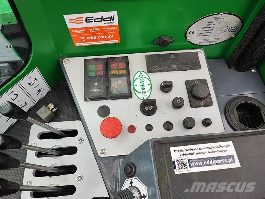 Combilift C5000 全方向リーチ型フォークリフト