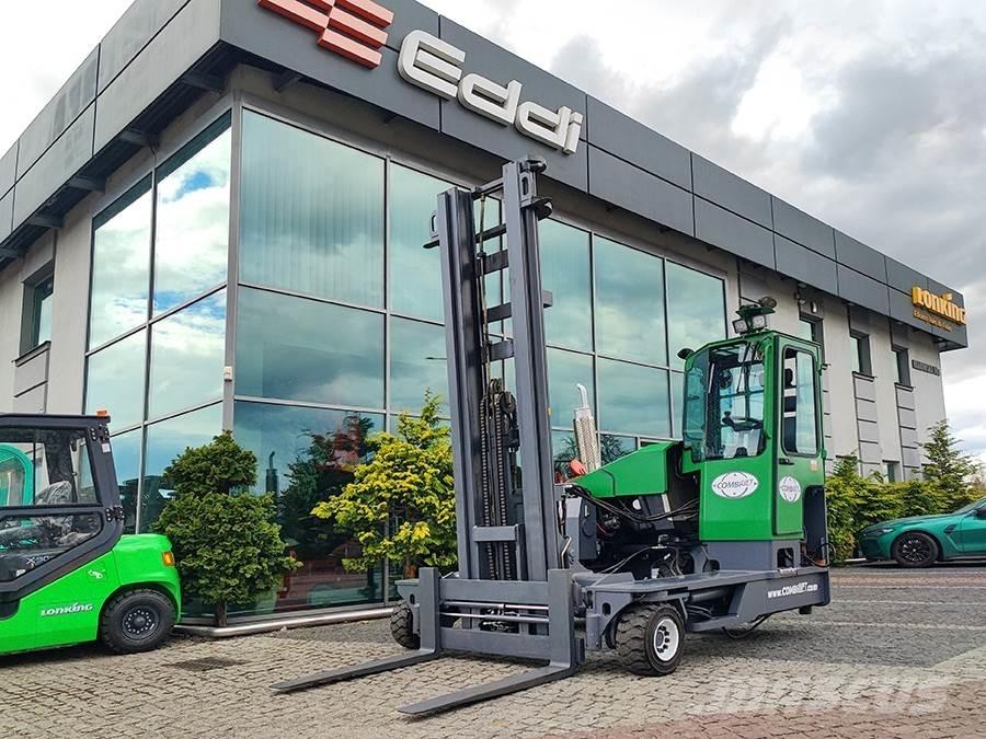 Combilift C5000 全方向リーチ型フォークリフト