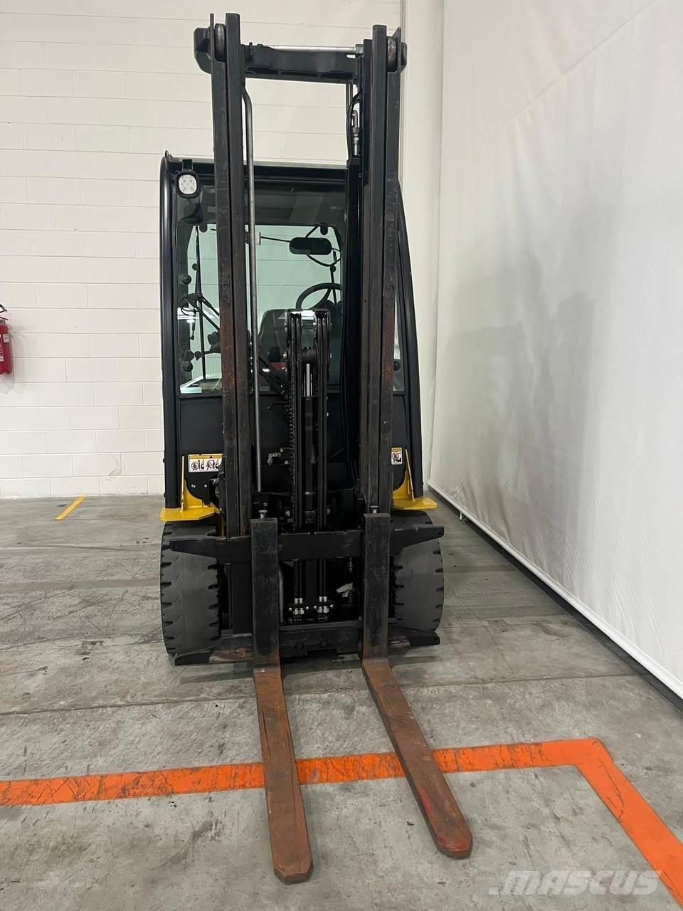 Yale ERP30VL バッテリーフォークリフト