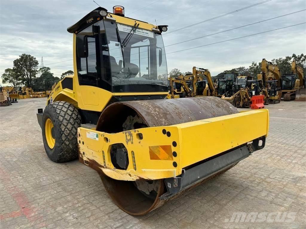 BMW 213D 振動ローラ