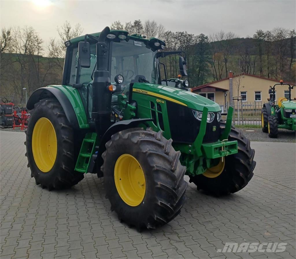 John Deere 6110M トラクター