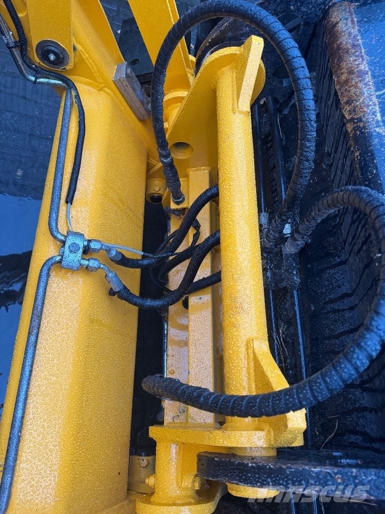 JCB 3CX compact バックホーローダー