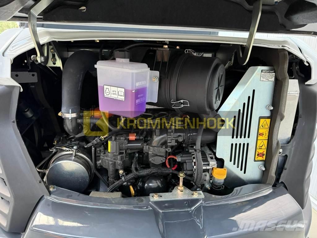 Bobcat E 50 z ミニ油圧ショベル 7t以下（ミニユンボ・ミニディガー）