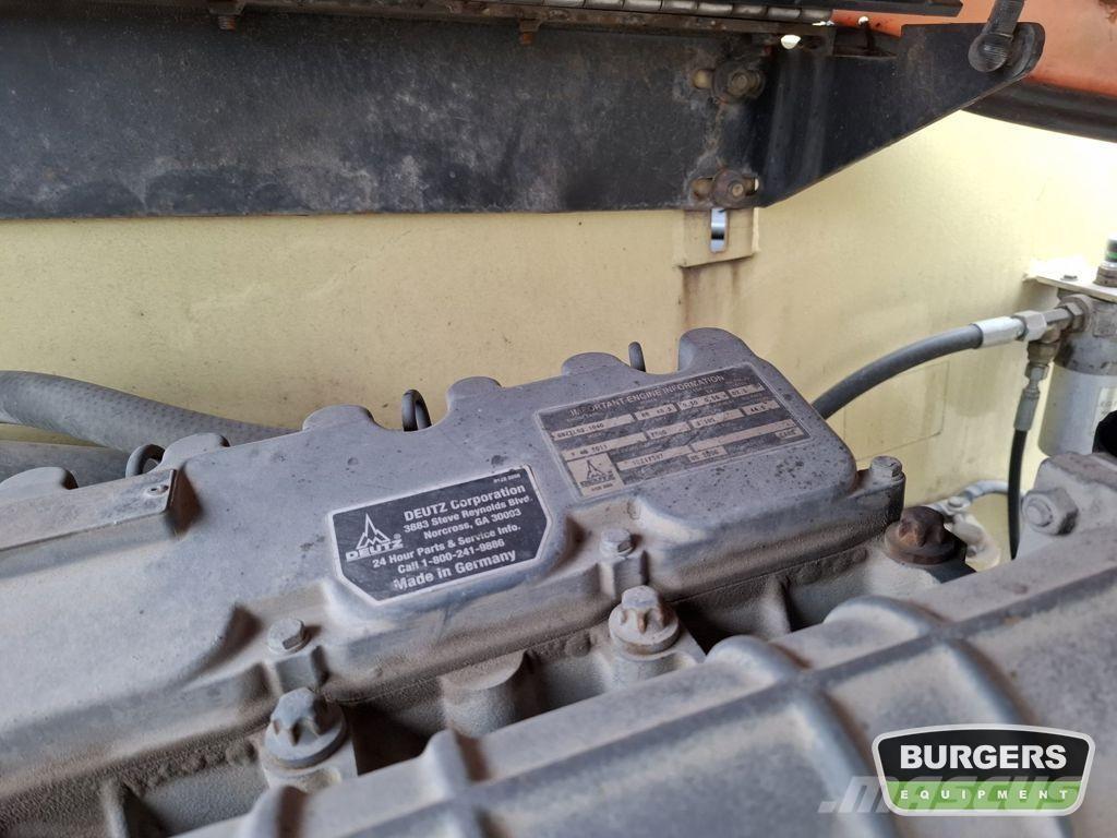 JLG 680S ブームリフト　直伸型