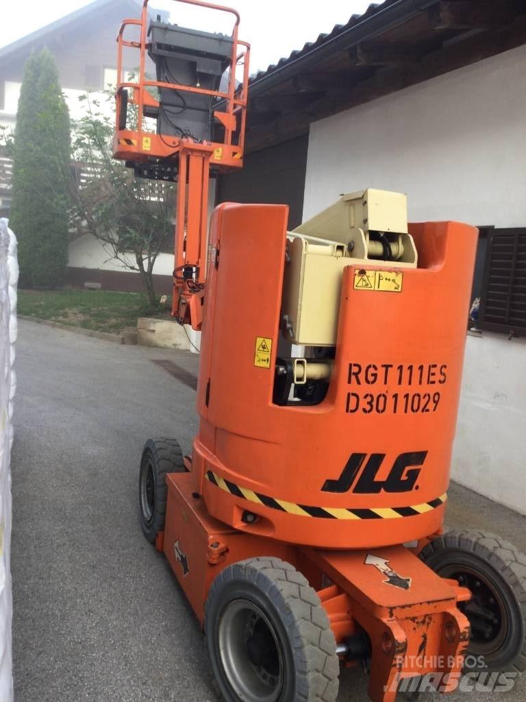 JLG E 300 AJP ブームリフト　屈伸型