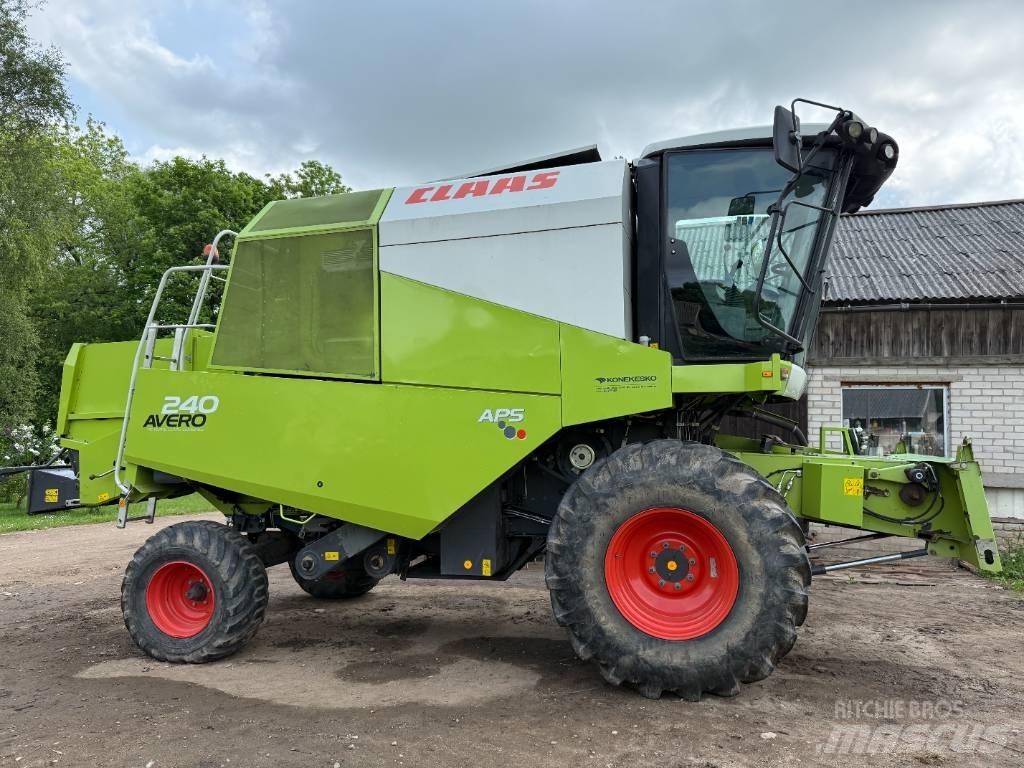 CLAAS Avero 240 コンバイン