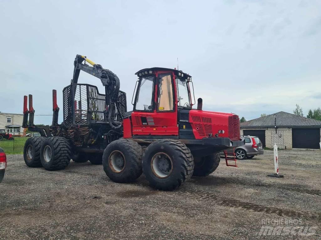 Komatsu 895 フォワーダー