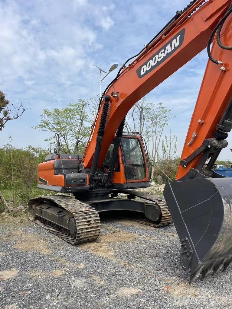 Doosan DX 300 LC 大型油圧ショベル12t以上（パワーショベル・ユンボ）