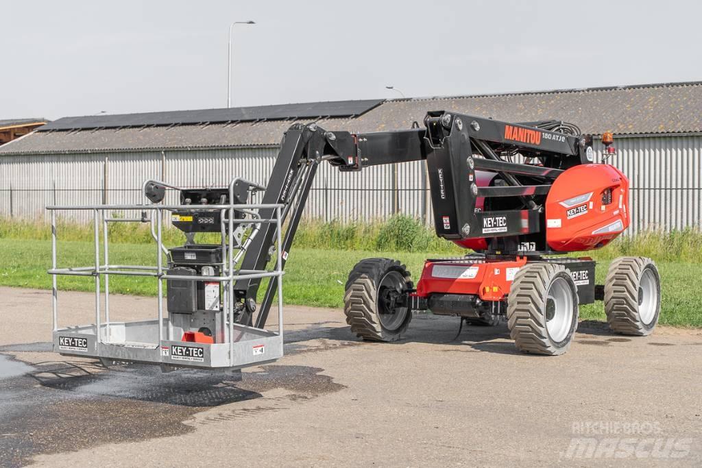 Manitou 180 ATJ e ブームリフト　屈伸型