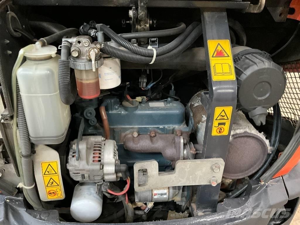 Kubota KX 016-4 ミニ油圧ショベル 7t以下（ミニユンボ・ミニディガー）