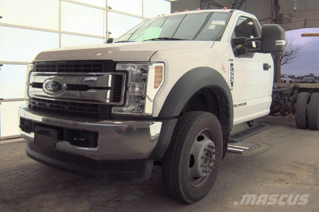 Ford F 550 XLT SD キャブ付きシャーシ