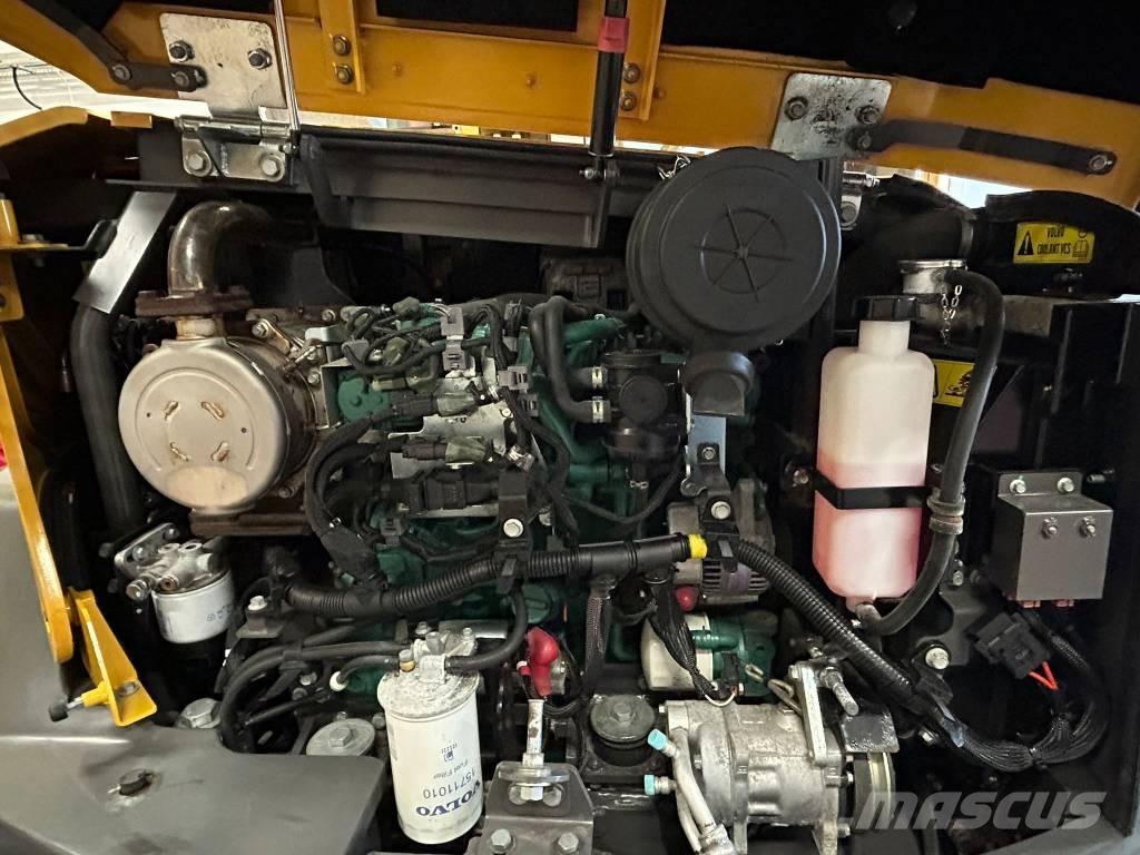 Volvo ECR 88 D PRO 中型油圧ショベル 7ｔ-12ｔ（ユンボ・パワーショベル・バックホー）