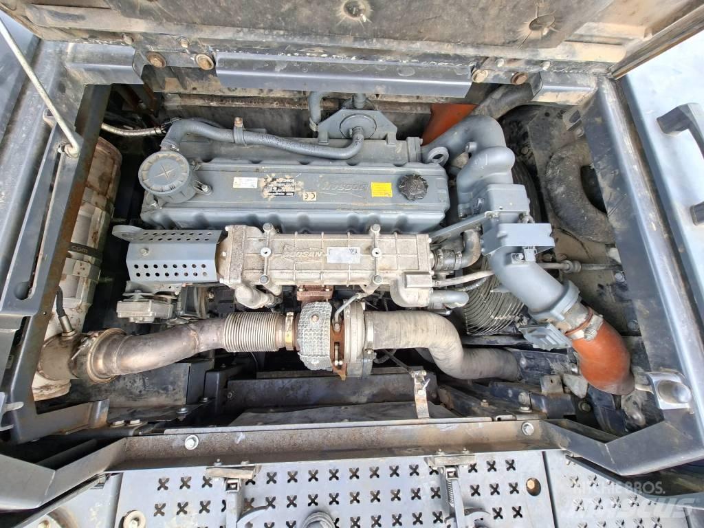 Doosan DX 300 LC-5 大型油圧ショベル12t以上（パワーショベル・ユンボ）