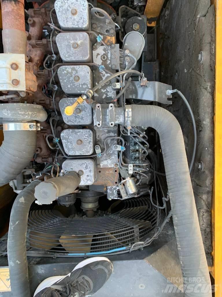 Hyundai R210W-9 ホイール式油圧ショベル（パワーショベル・ユンボ・バックホー）