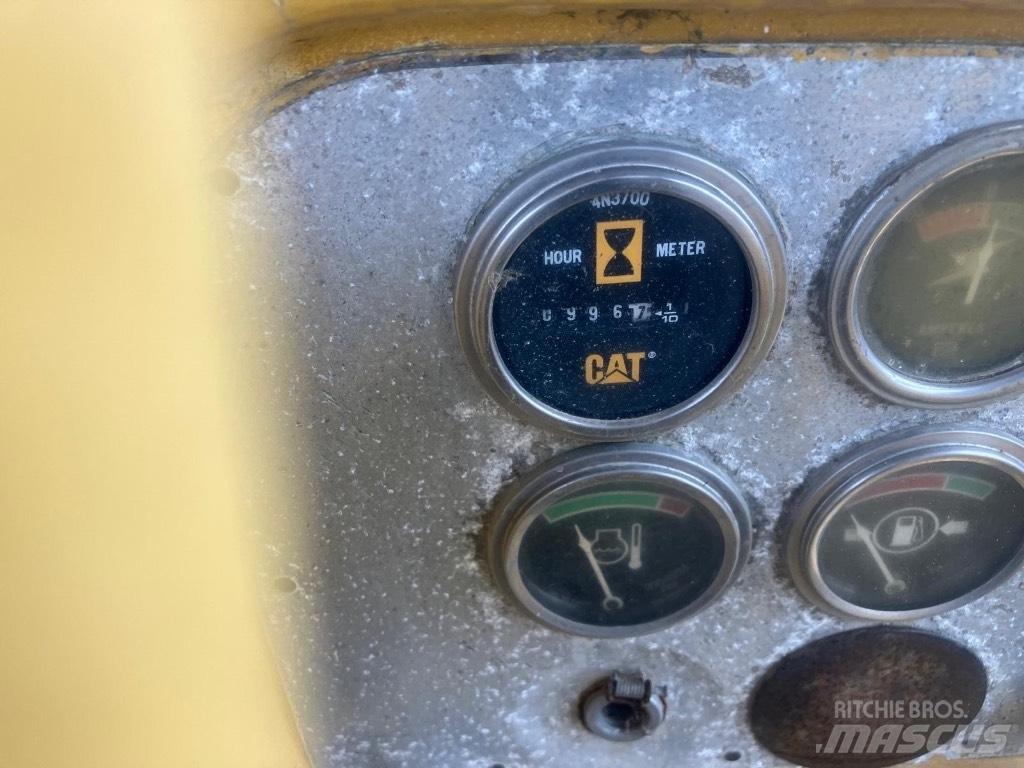 CAT D 9 H ブルドーザー