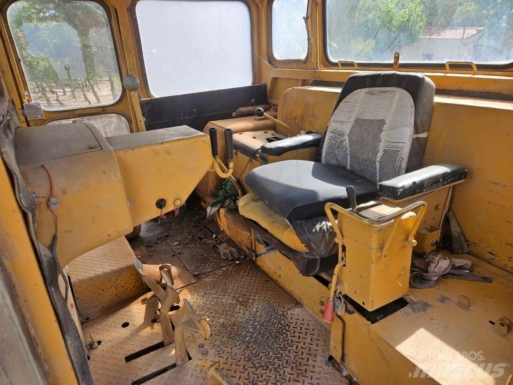 CAT D 9 G ブルドーザー