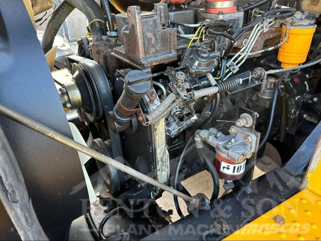 JCB 714 アーティキュレート式ダンプトラック