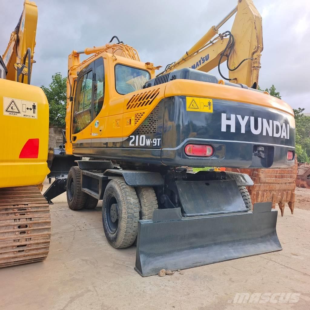 Hyundai 210W-9 ホイール式油圧ショベル（パワーショベル・ユンボ・バックホー）