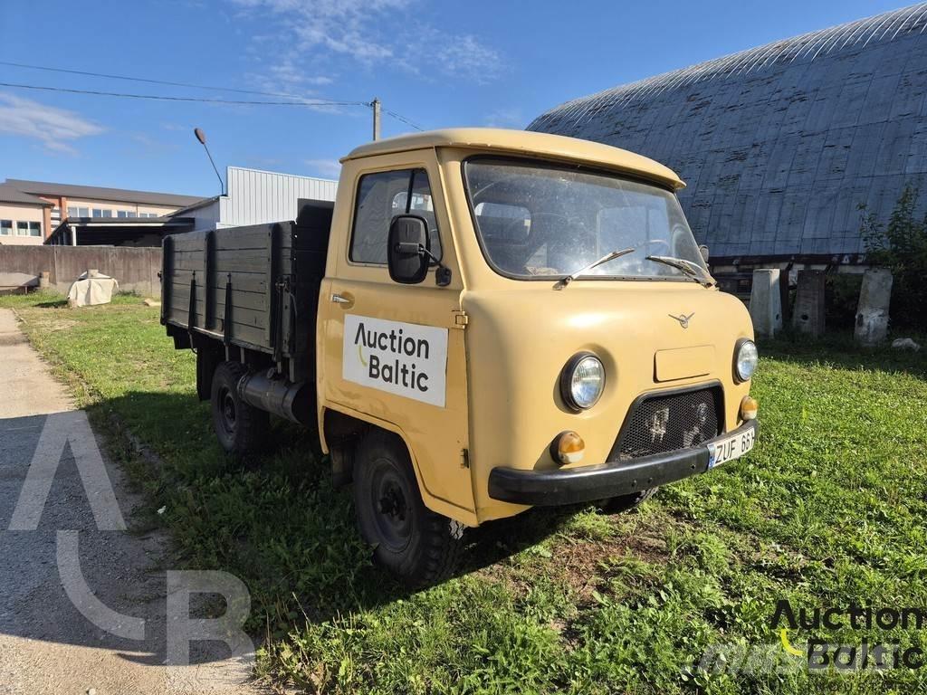  UAZ 3303 ピックアップ／ドロップサイド