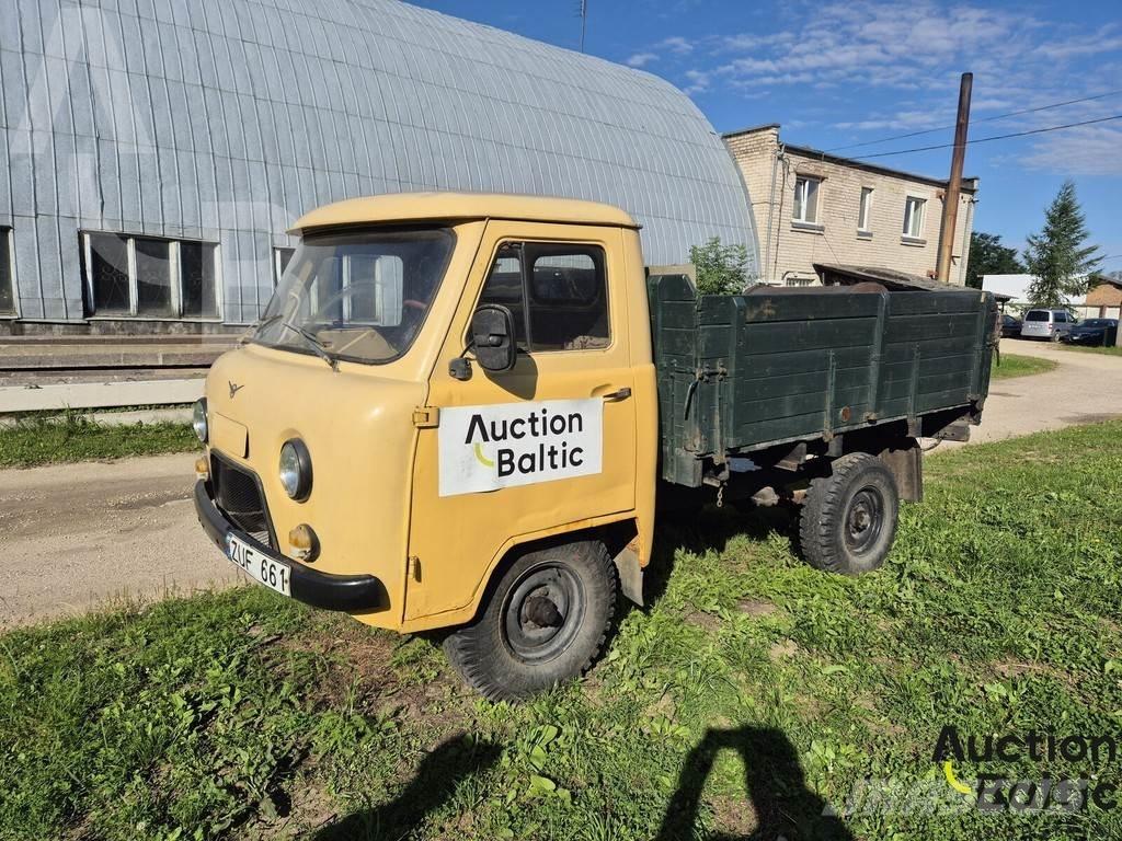  UAZ 3303 ピックアップ／ドロップサイド