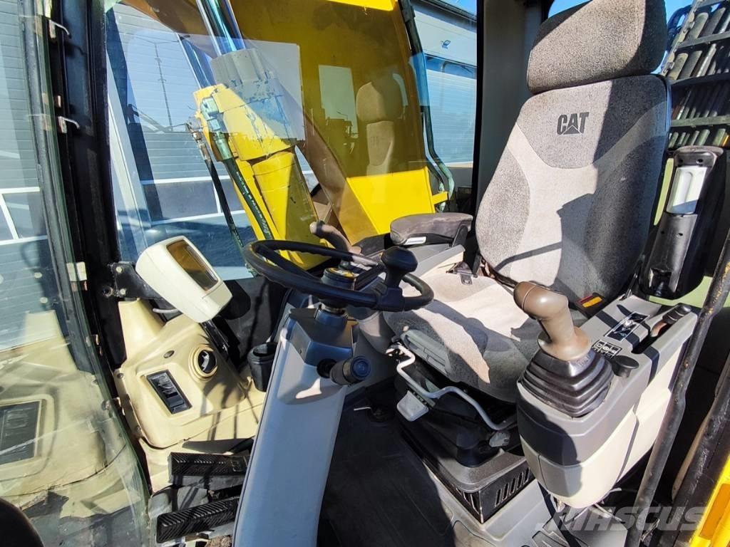 CAT M 318 C ホイール式油圧ショベル（パワーショベル・ユンボ・バックホー）