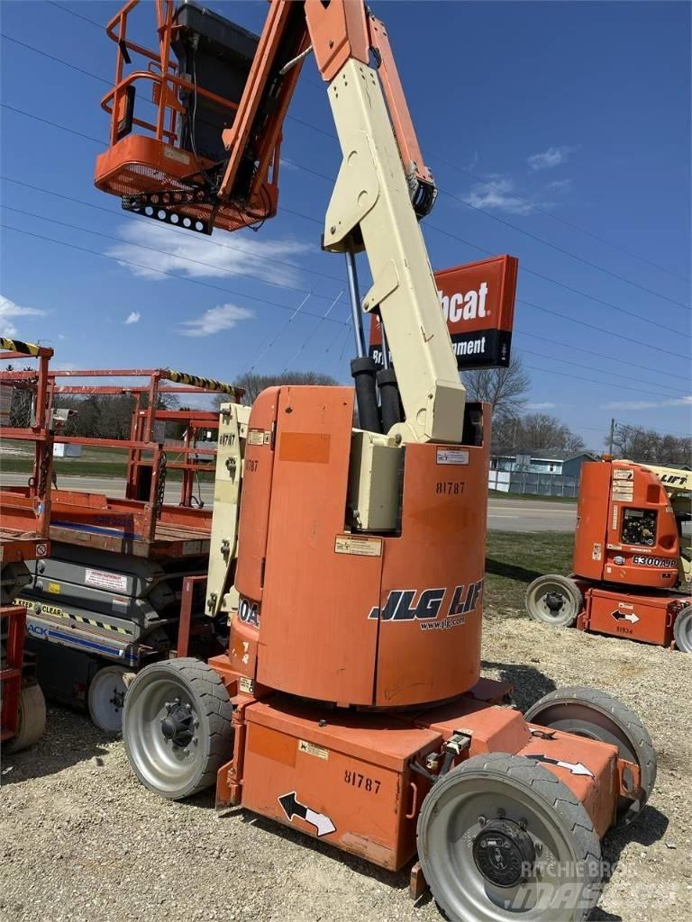 JLG E300AJP ブームリフト　屈伸型
