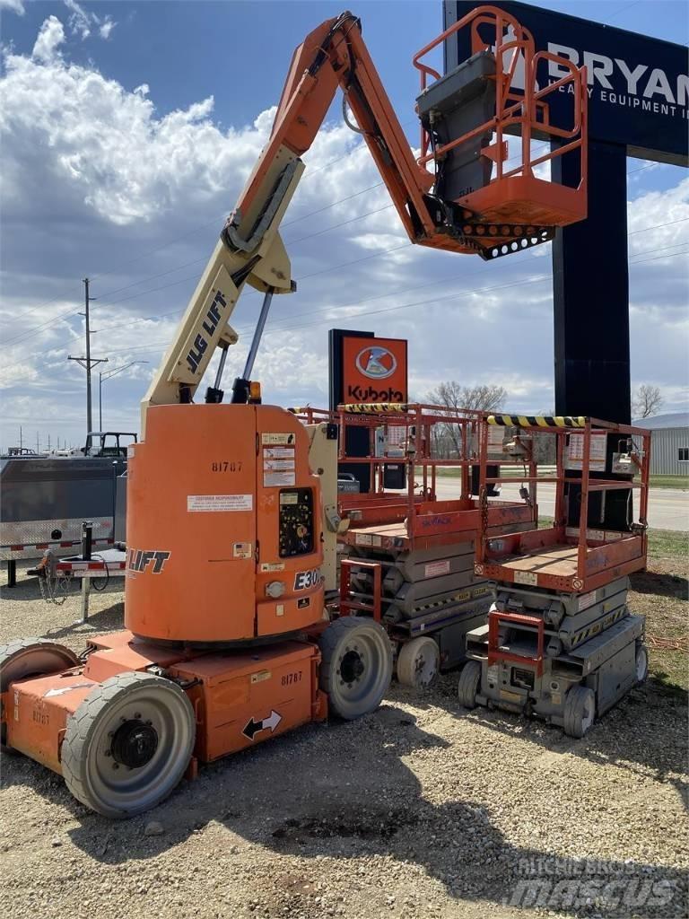 JLG E300AJP ブームリフト　屈伸型