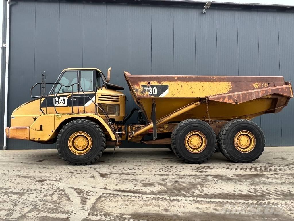 CAT 730 アーティキュレート式ダンプトラック