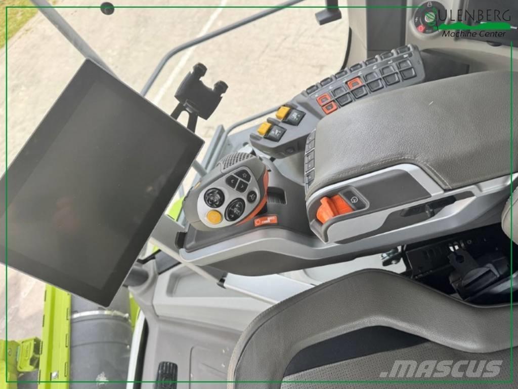 CLAAS Lexion 8900 TT コンバイン