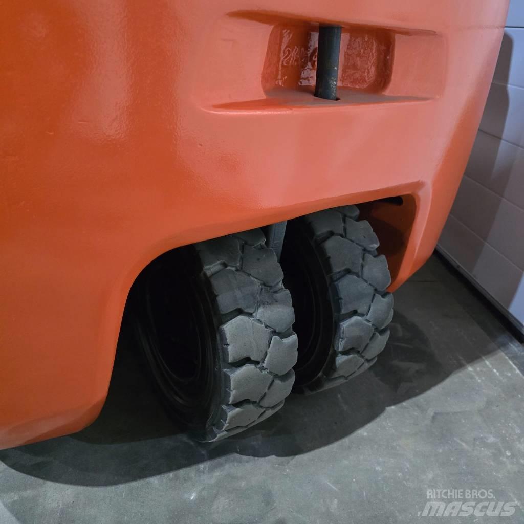 Toyota 8 FBEK 16 T バッテリーフォークリフト