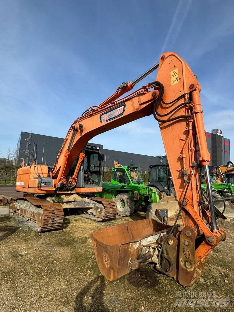 Doosan DX 180 LC 大型油圧ショベル12t以上（パワーショベル・ユンボ）