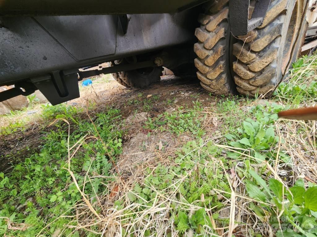 Hyundai ROBEX 2000W ホイール式油圧ショベル（パワーショベル・ユンボ・バックホー）