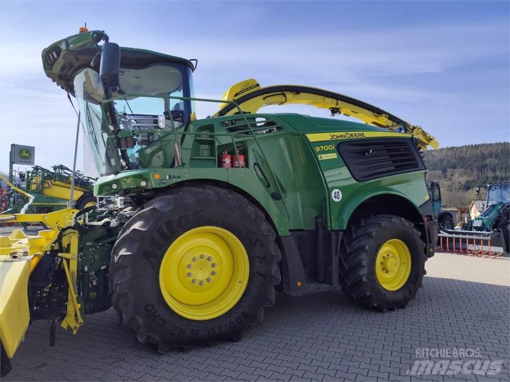 John Deere 9700i 自走式フォレージハーベスター