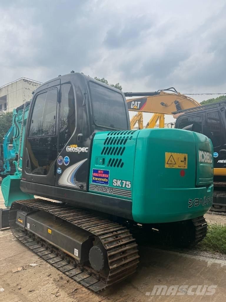 Kobelco SK 75 中型油圧ショベル 7ｔ-12ｔ（ユンボ・パワーショベル・バックホー）