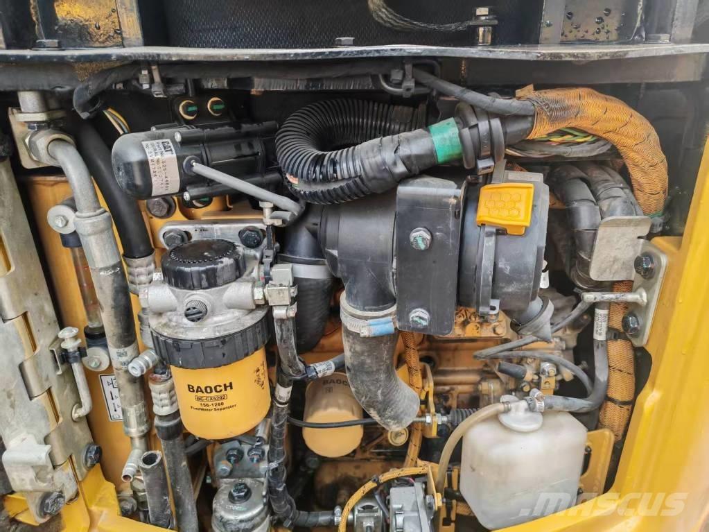 CAT 302 CR ミニ油圧ショベル 7t以下（ミニユンボ・ミニディガー）