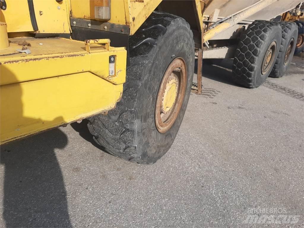 Volvo A25B 6x6 アーティキュレート式ダンプトラック