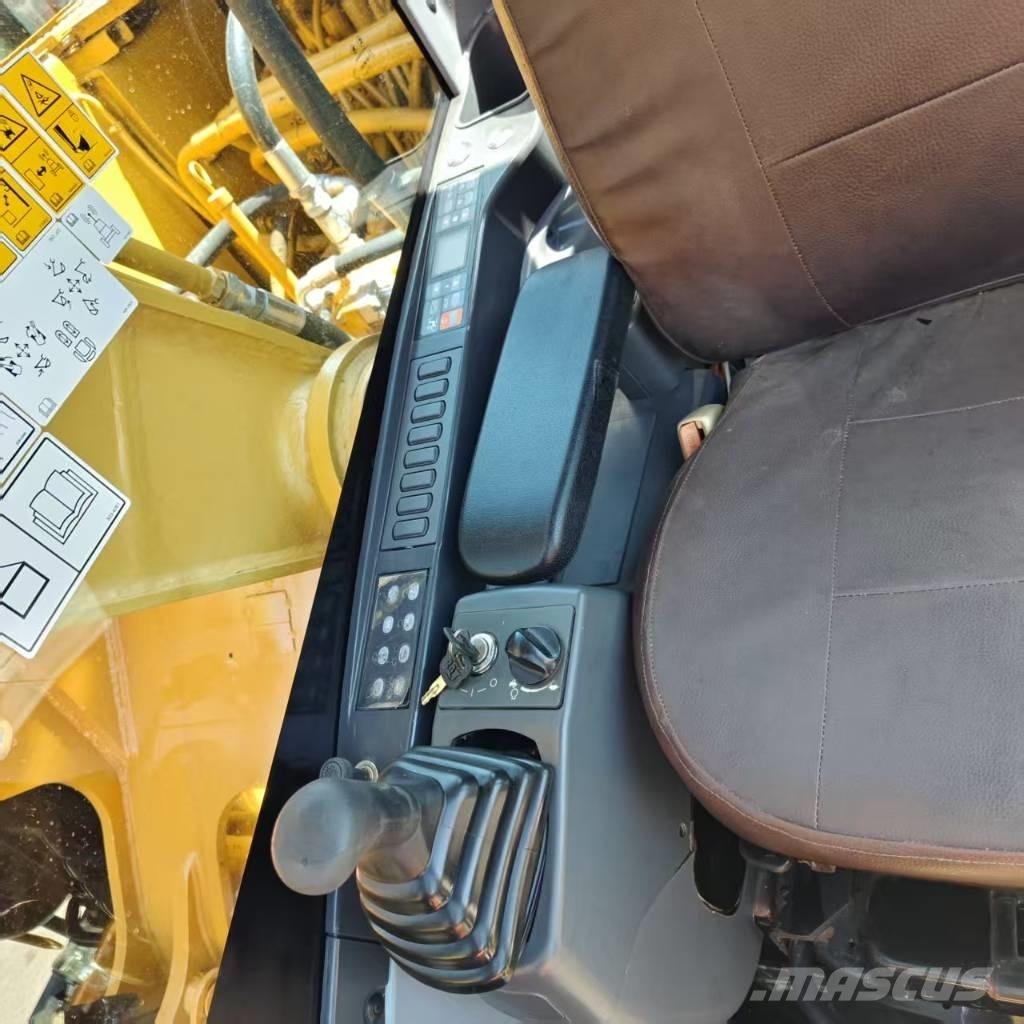 CAT 320 D 大型油圧ショベル12t以上（パワーショベル・ユンボ）
