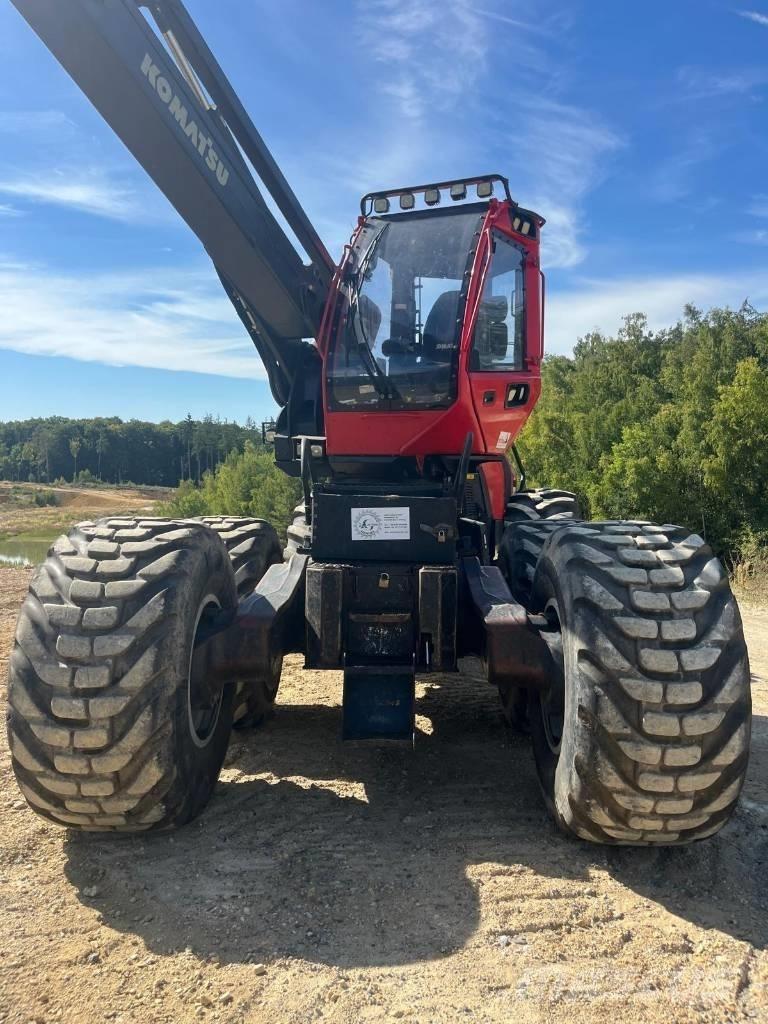 Komatsu 951 ハーベスター