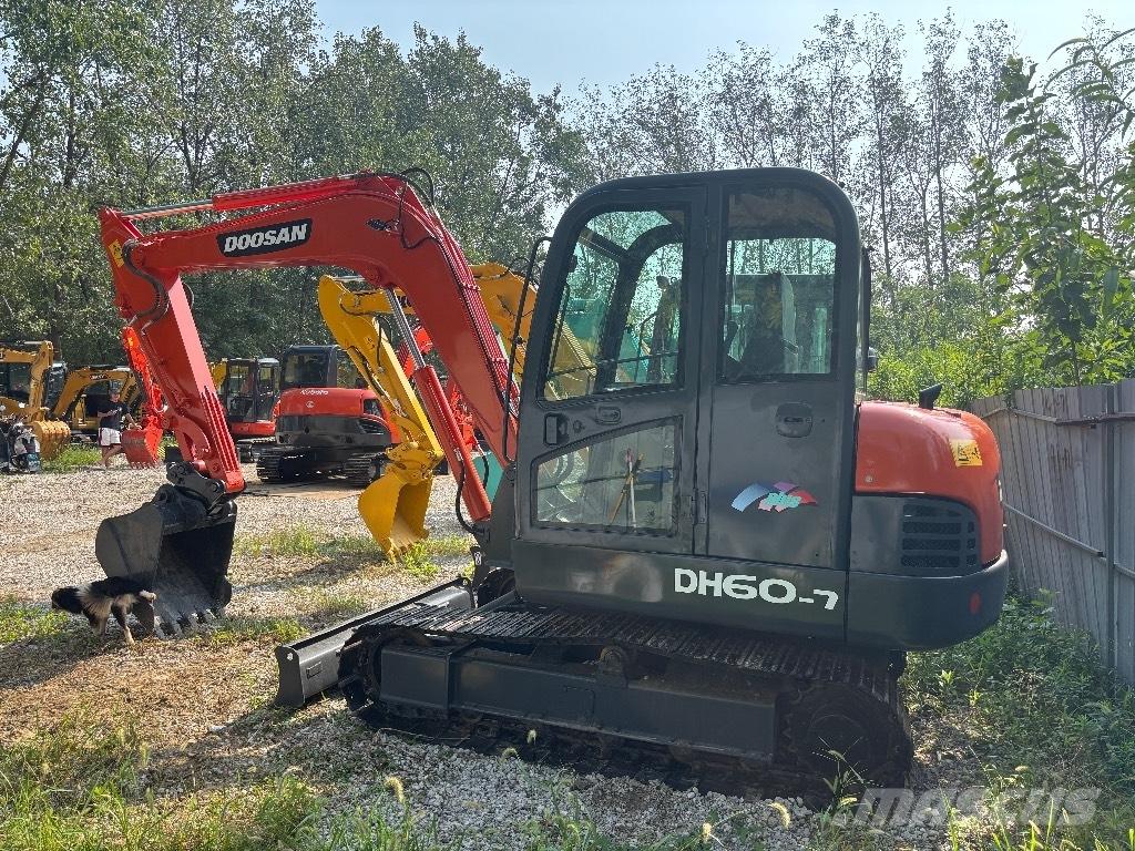 Doosan DH 60-7 ミニ油圧ショベル 7t以下（ミニユンボ・ミニディガー）