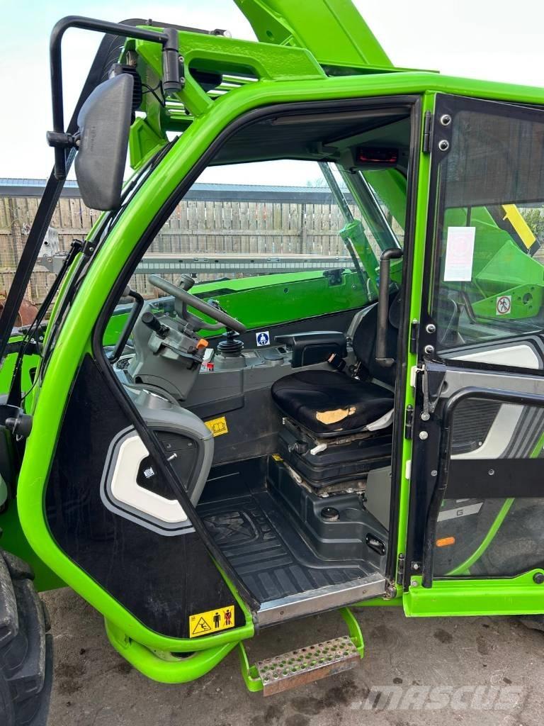 Merlo TF 33.7 テレスコーピックハンドラー