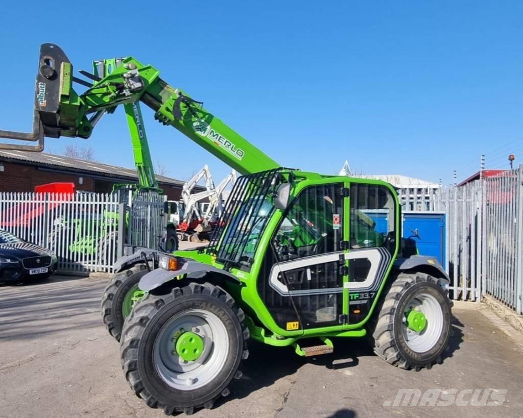 Merlo TF 33.7 テレスコーピックハンドラー