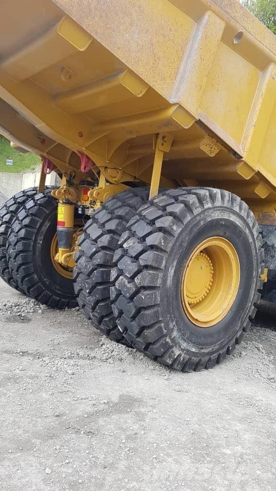 CAT 775 G リジットフレーム式ダンプトラック