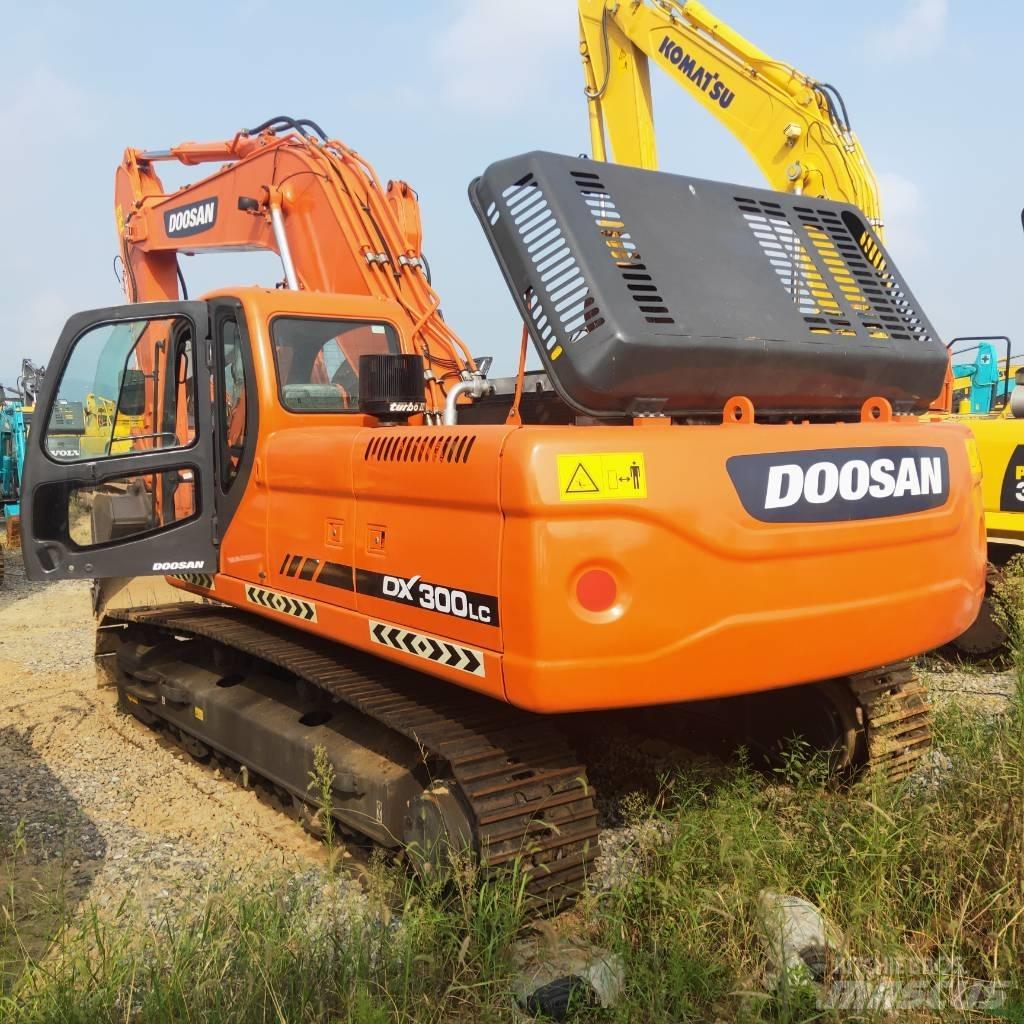 Doosan DX 300 LC 大型油圧ショベル12t以上（パワーショベル・ユンボ）