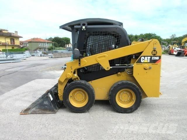 CAT 226 D スキッドステアローダー